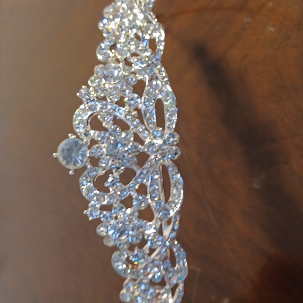 NEW. Bridal Headwear Tiera / Bride Wedding accessory 5733